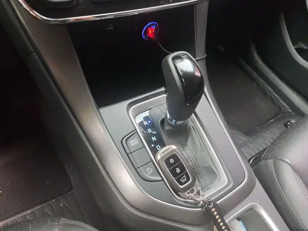 Hyundai Beijing Hyundai ix35 2018 2.0L Automatic 2WD Zhiyong·Enjoyment Edition фото 7