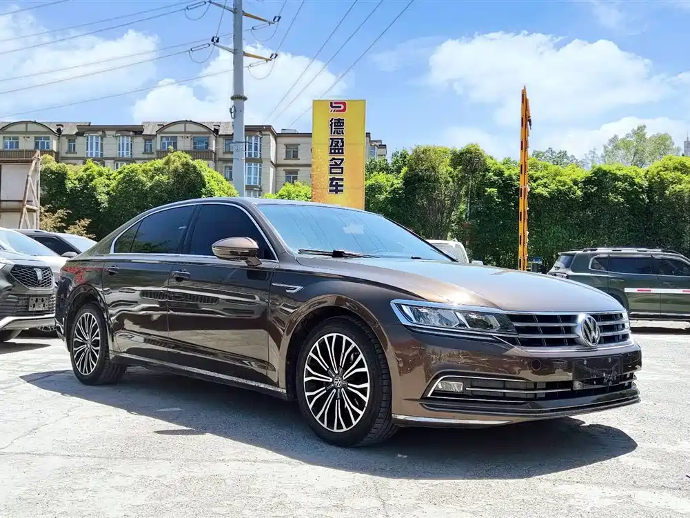 Volkswagen Phideon 2018 Facelift 380TSI FWD Business фото 3