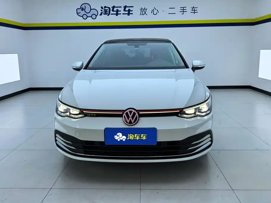 Фото 2 - Volkswagen Golf