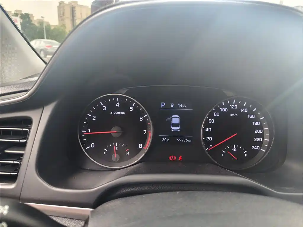 Hyundai Elantra 2019 1.5L CVT Smart Elite фото 12