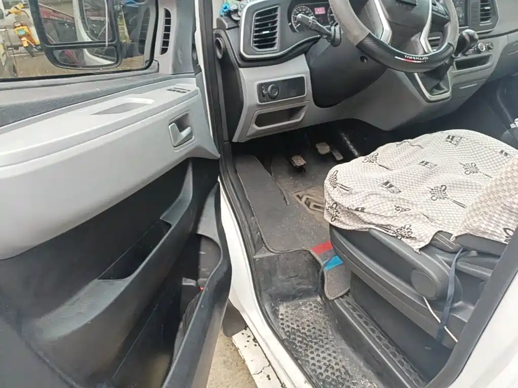 Maxus Xintu V80 2025 2023 2.0T Manual Classic Aoyun Long Wheelbase Medium Roof 6/7/8/9 Seats