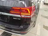 Photo 8 - Volkswagen Teramont
