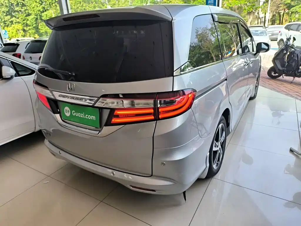 Фото 5 - Honda Odyssey