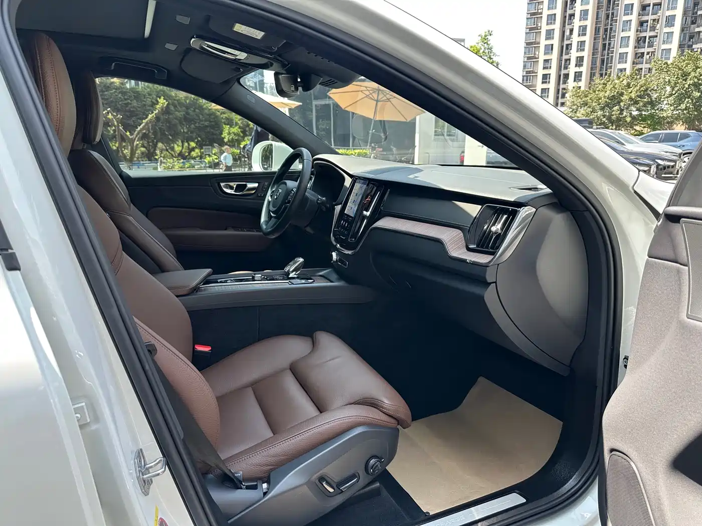 VOLVO XC60 PLUG-IN HYBRID