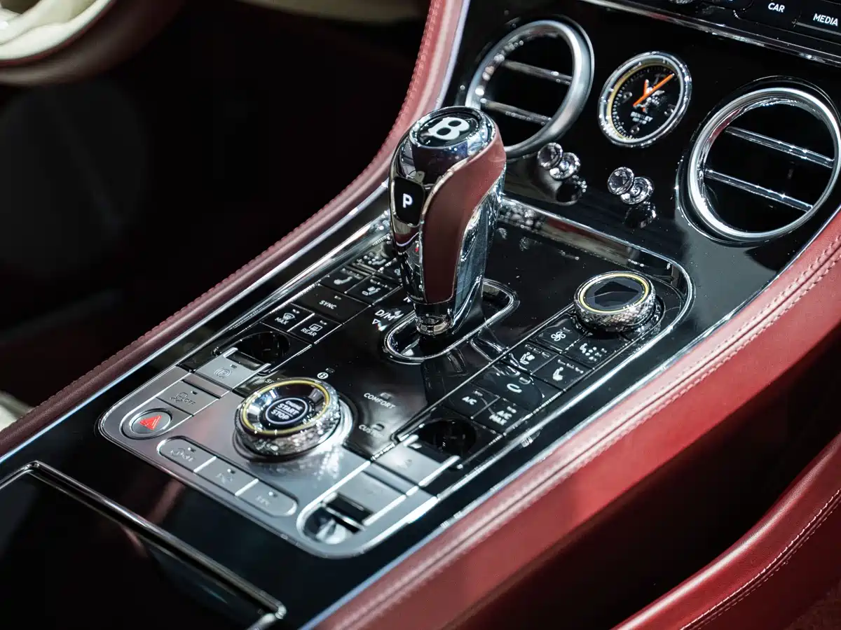 Bentley Continental 2024 4.0T GT V8 фото 18