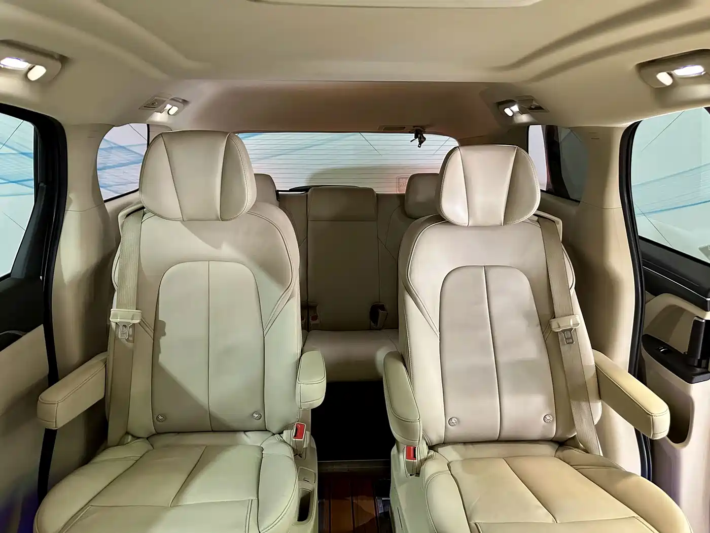 Photo 16 - Buick GL8