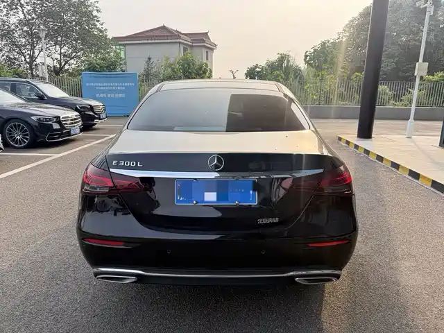 Mercedes-Benz E-Class 2021 E 300 L Fashion — фото 2