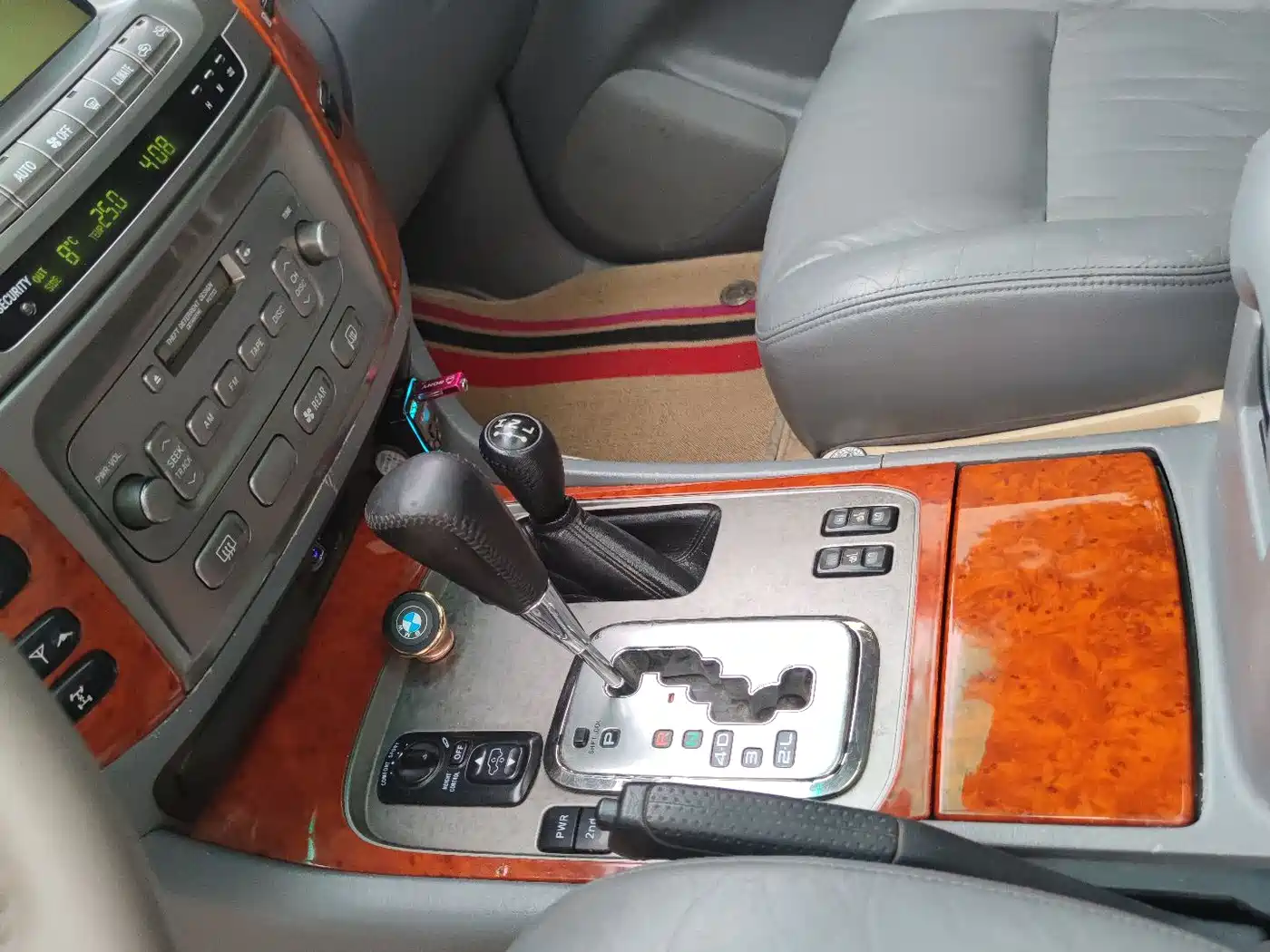 Toyota Land Cruiser 2005 Model 4.7L Automatic VX-R Luxury DVD Edition фото 4