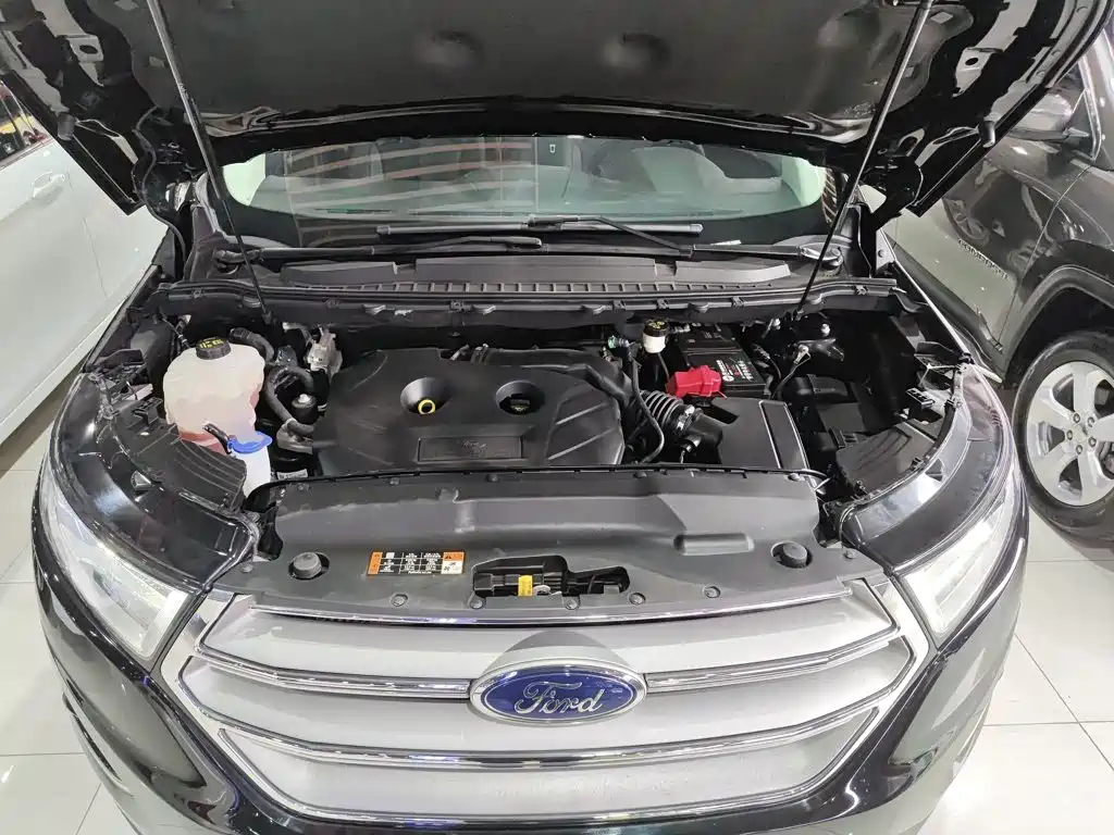 Фото 20 - Ford Edge