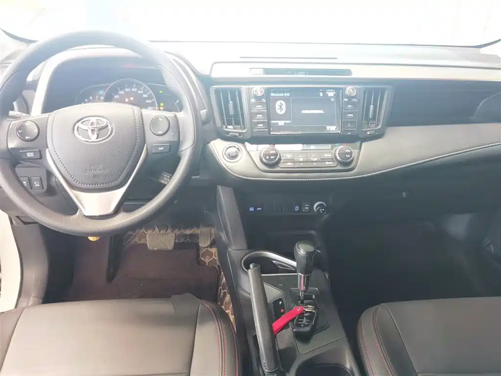 Toyota RAV4 Rongfang 2016 2.0L CVT 2WD Trend (China V) фото 10