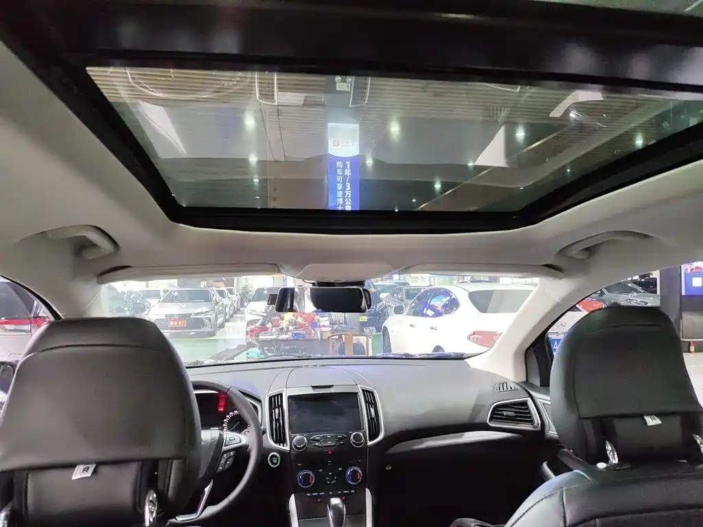 Фото 18 - Ford Edge