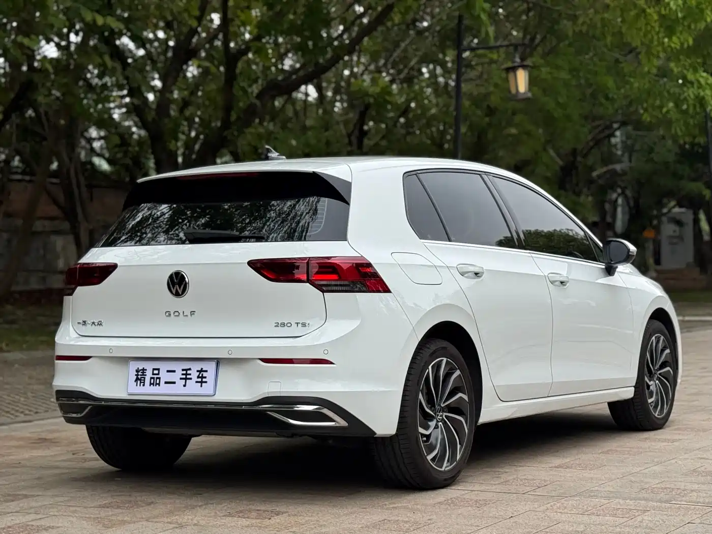 Volkswagen Golf 2024 280TSI DSG Pro 50th Anniversary Edition фото 8