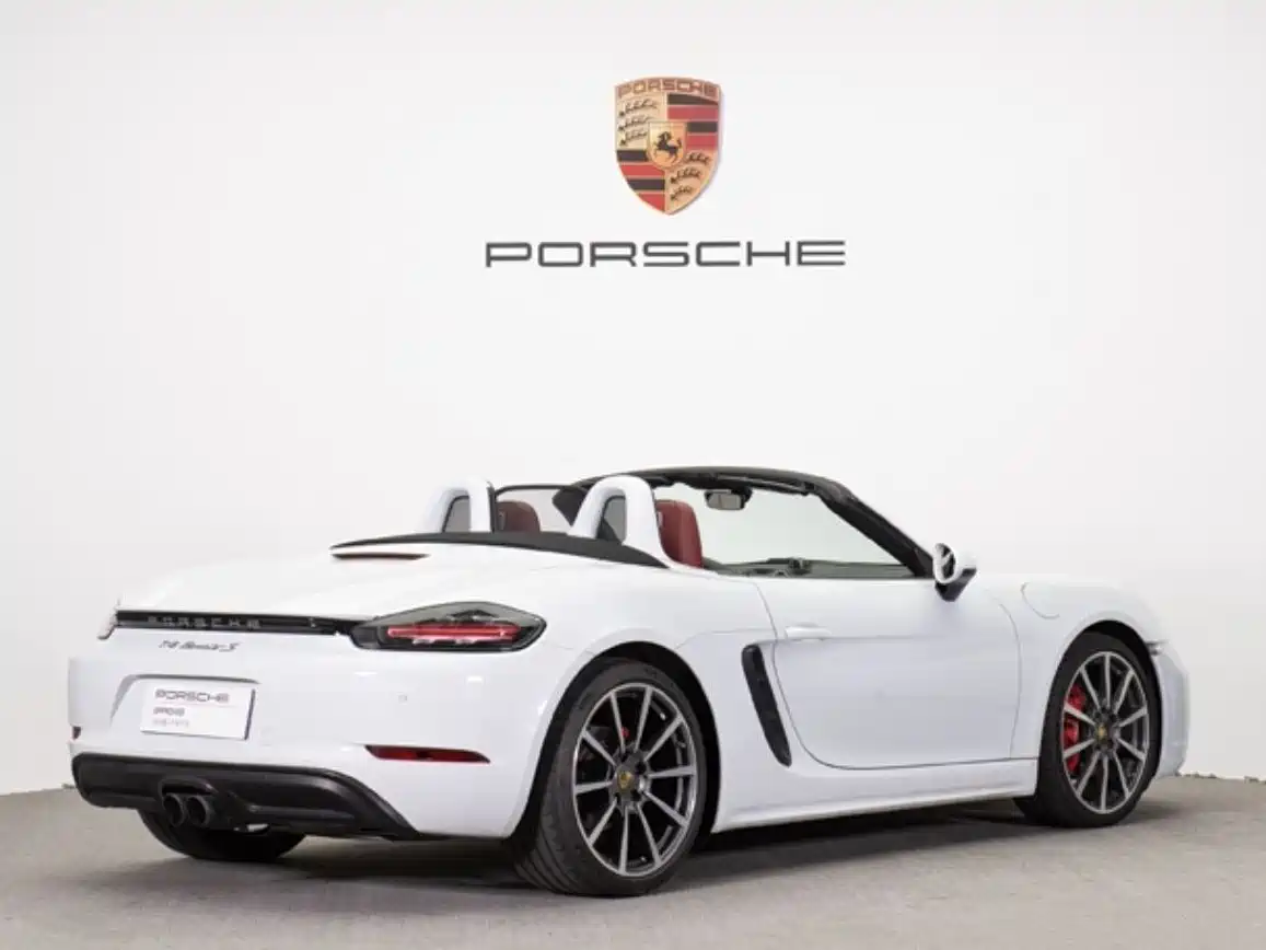 Photo 15 - Porsche 718