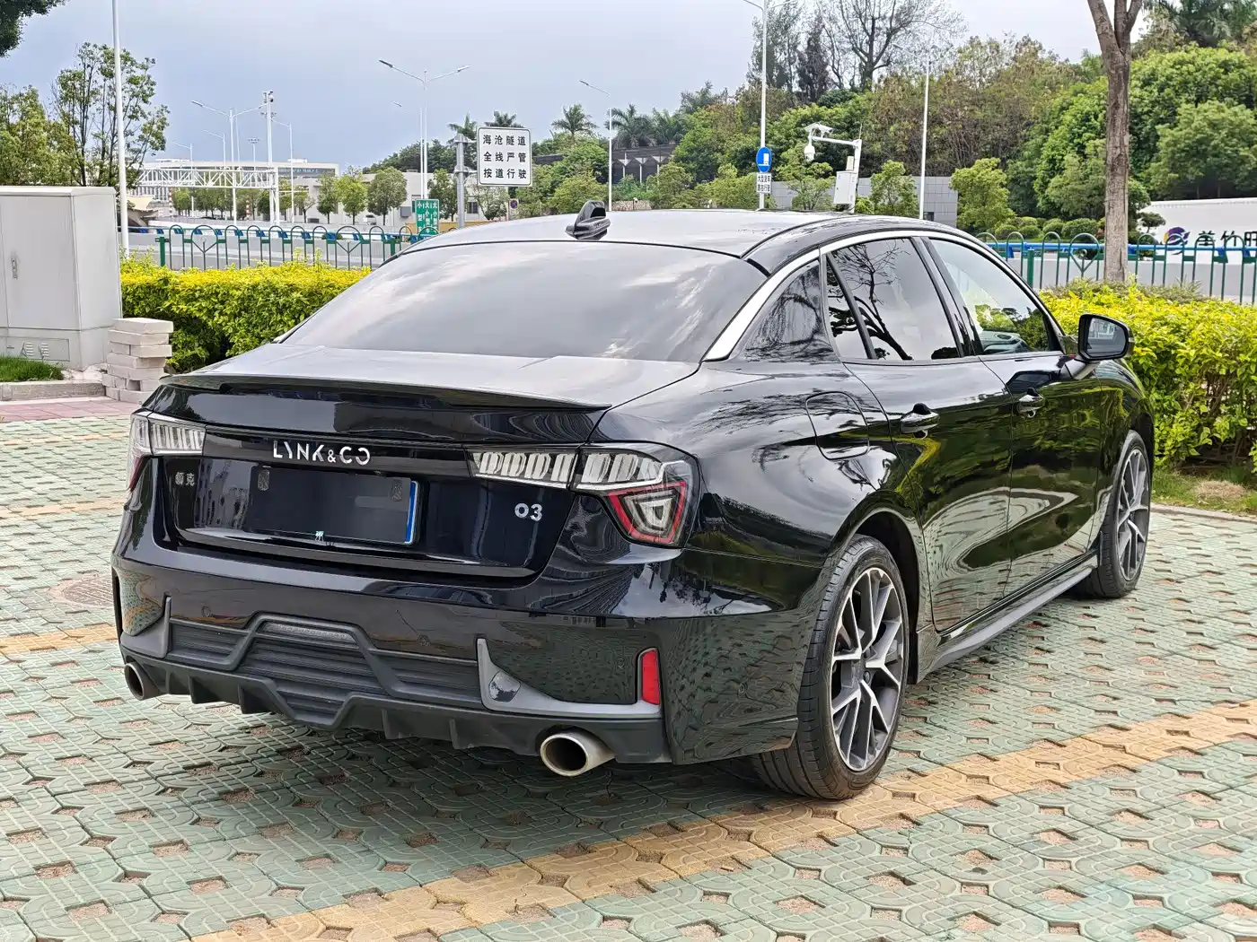 Lynk & Co 03 2021 2.0TD Auto Jin Champion Edition фото 4