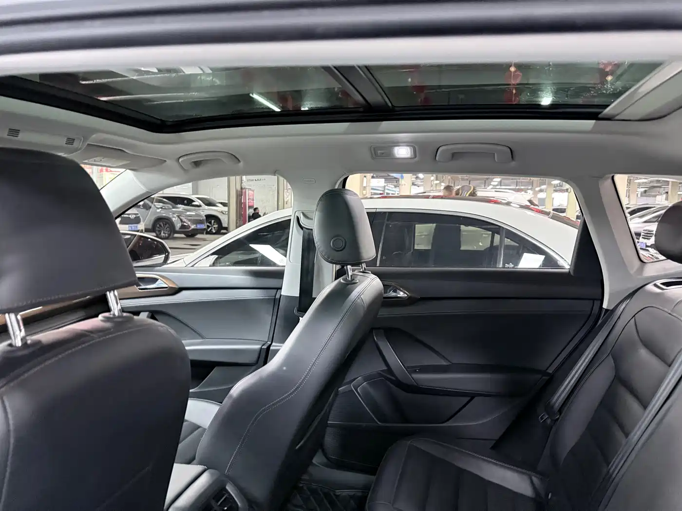 Volkswagen Tharu 2021 280TSI 2WD Luxury Plus фото 12