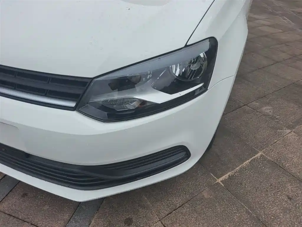 Volkswagen Polo 2016 1.4L Manual Trend фото 24