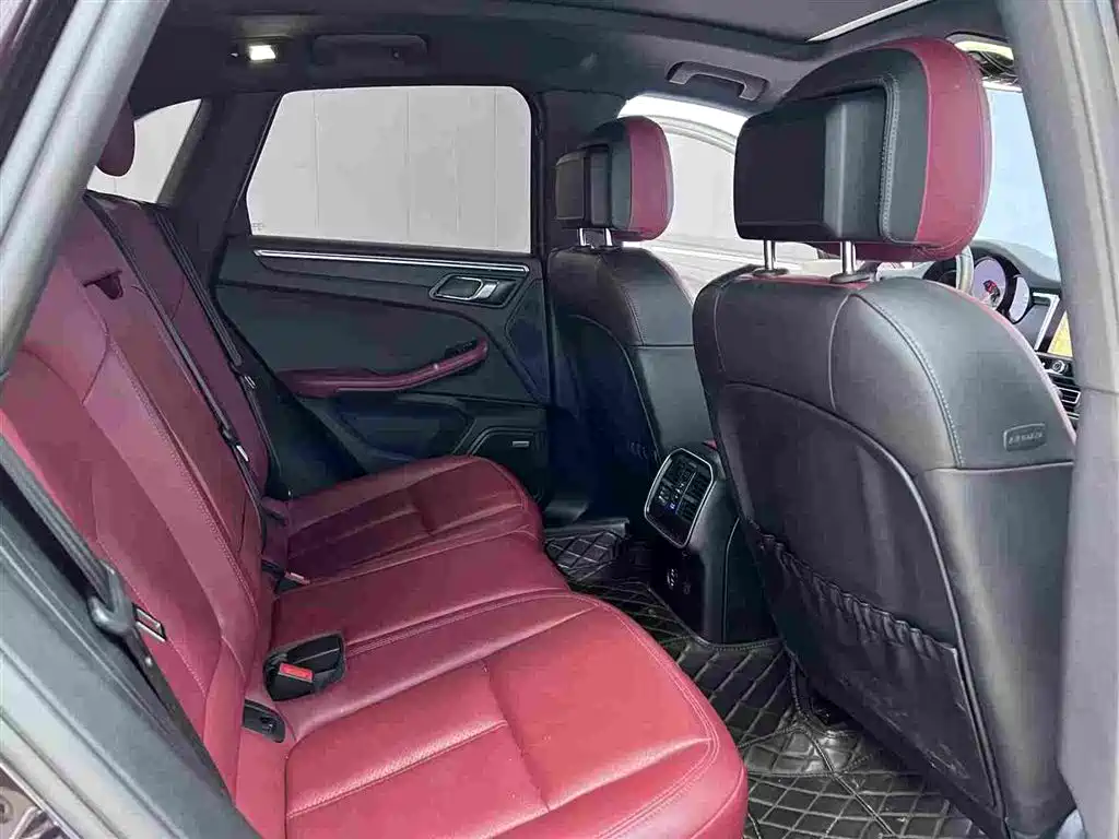 Porsche Macan 2023 Macan 2.0T фото 11