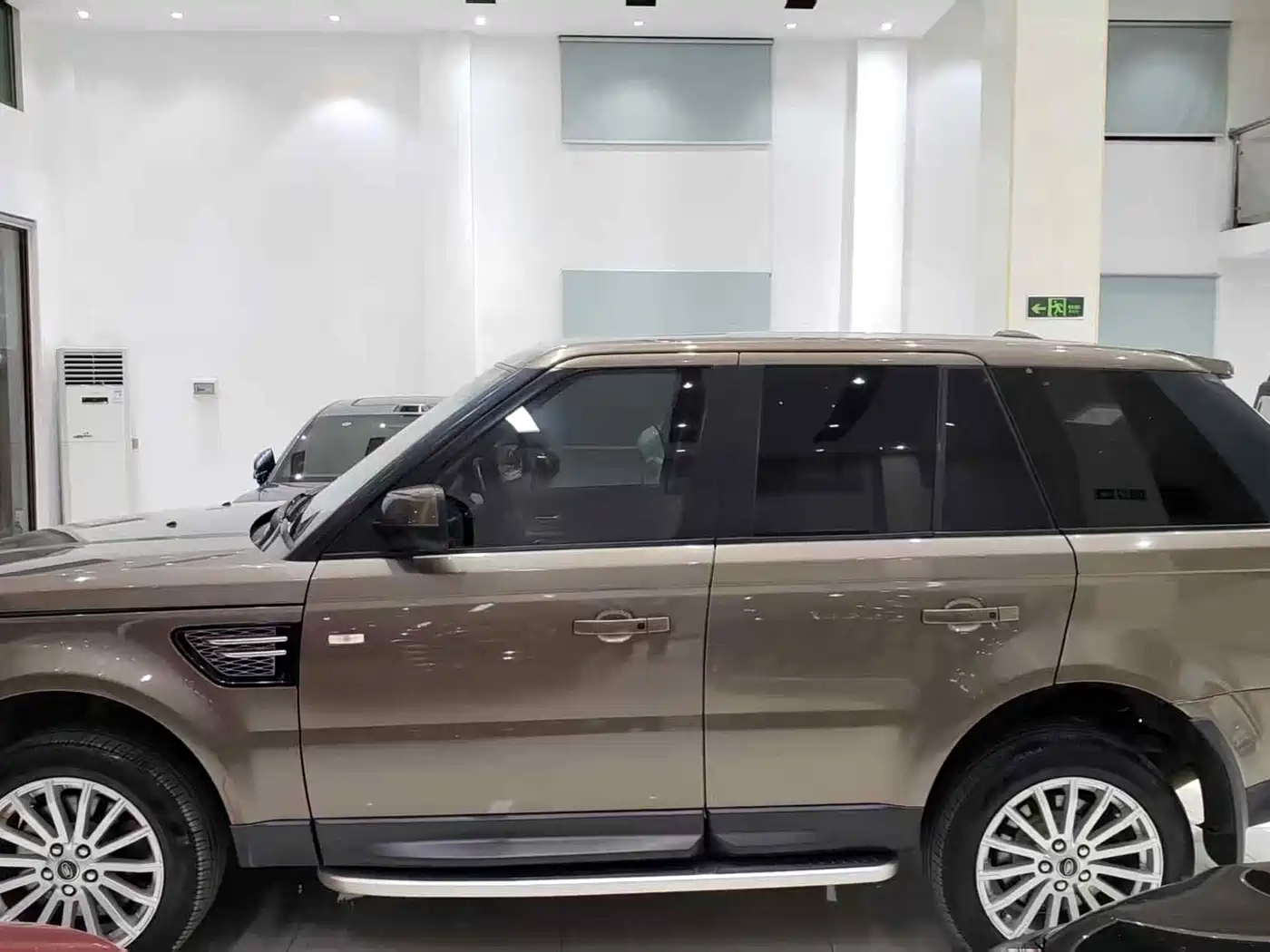Land Rover Range Rover Sport 2013 3.0 TDV6 Diesel фото 15