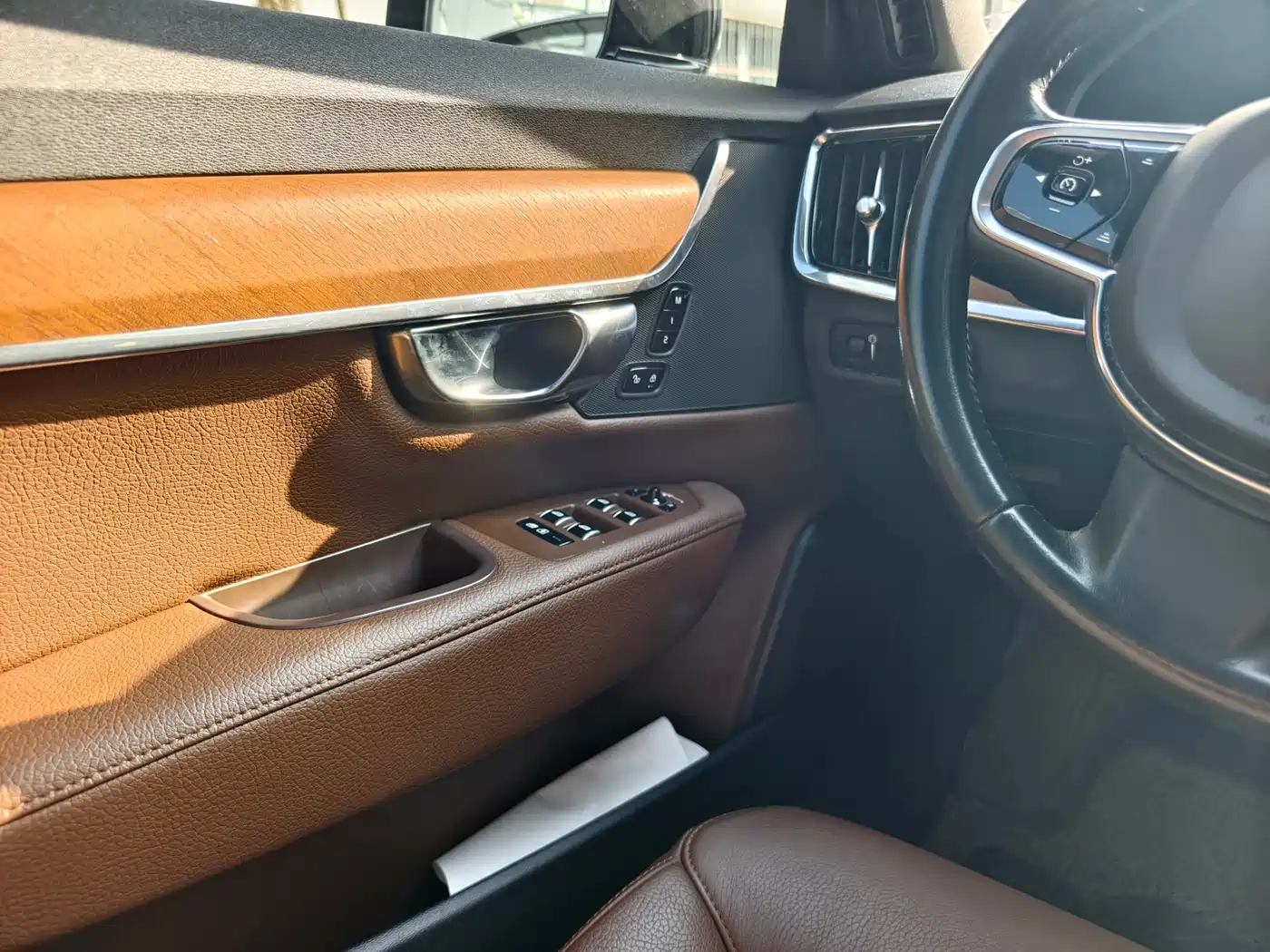 VOLVO S90