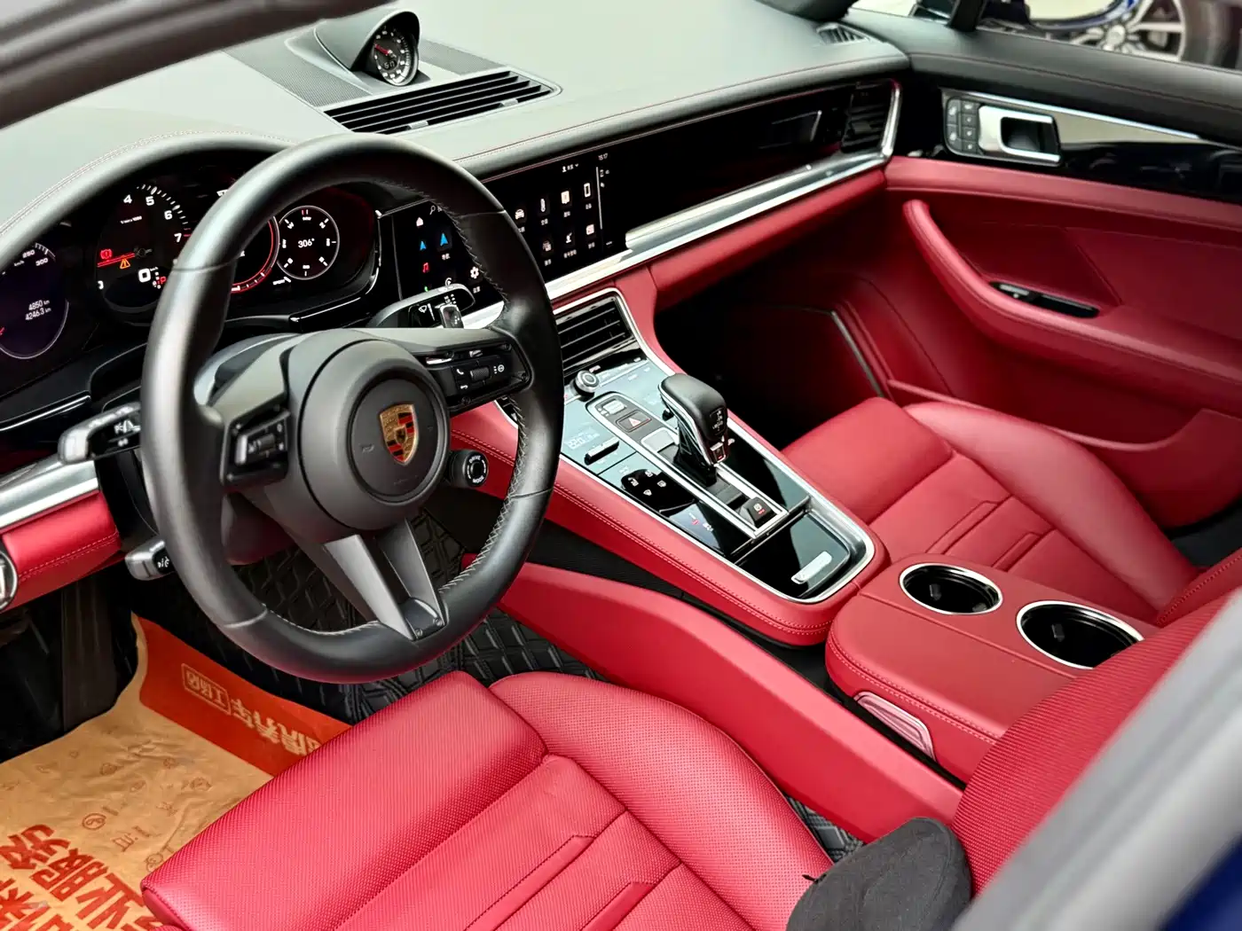 Фото 7 - Porsche Panamera
