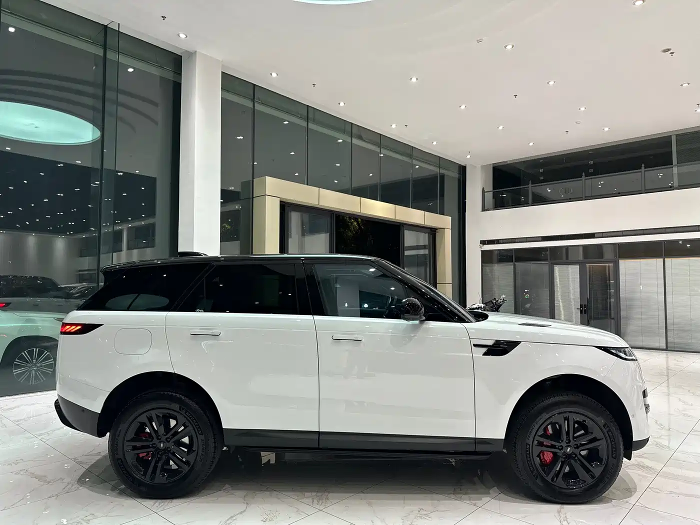 Land Rover Range Rover Sport 2023 360PS S фото 13