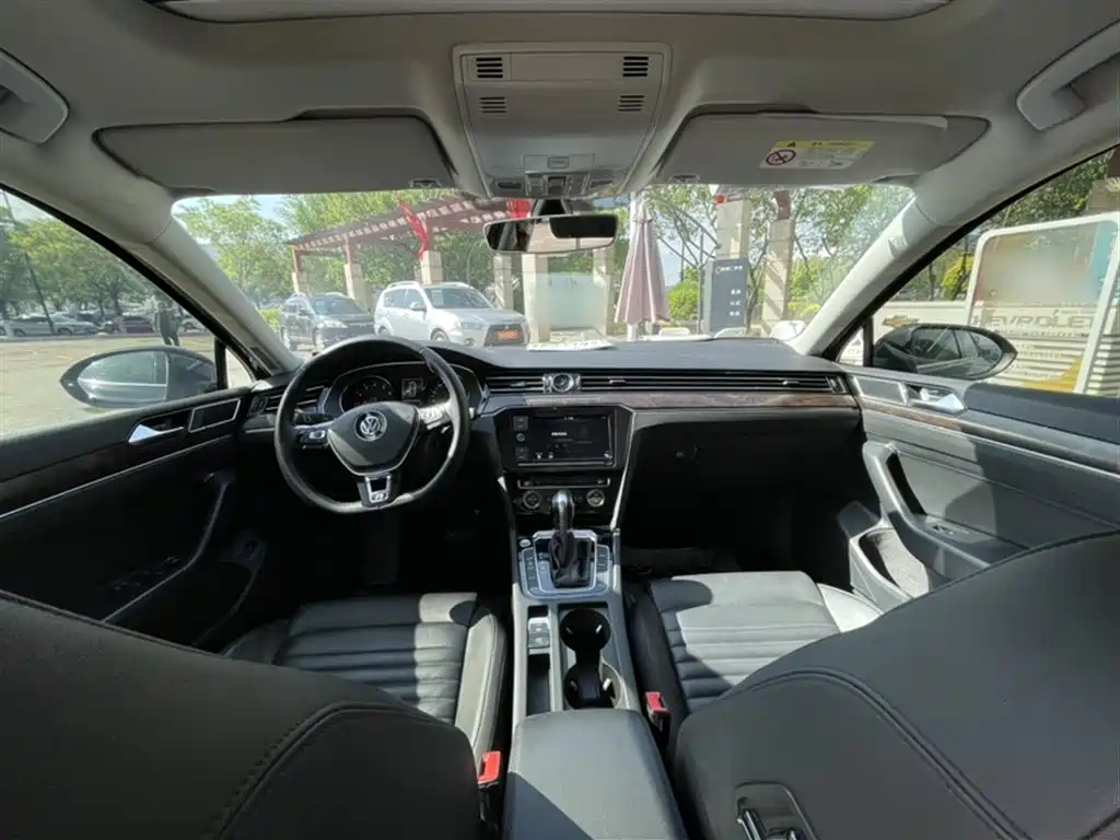Volkswagen Magotan 2019 330TSI DSG Luxury Class China VI фото 9