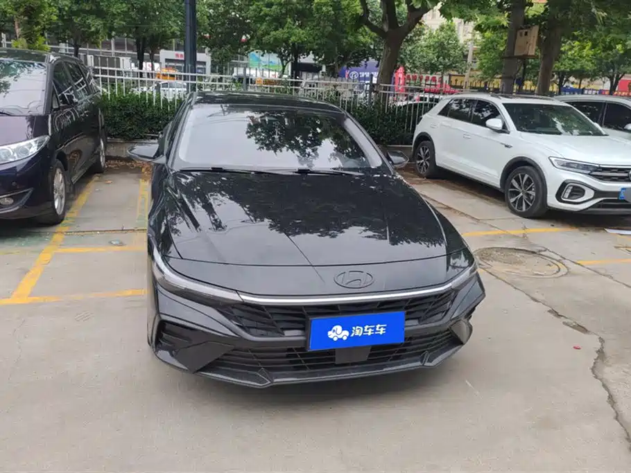 Hyundai Elantra 2023 Model 1.5L CVT LUX Premium Edition фото 2