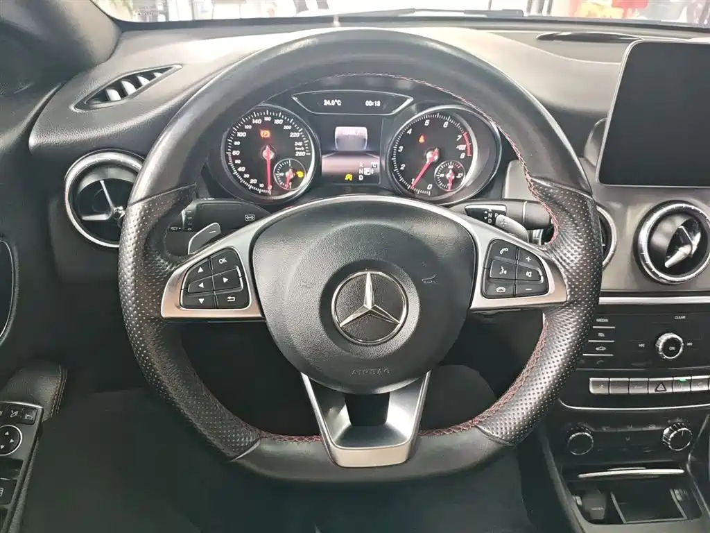 Mercedes-Benz CLA (Import) 2018 CLA 220 4MATIC фото 11