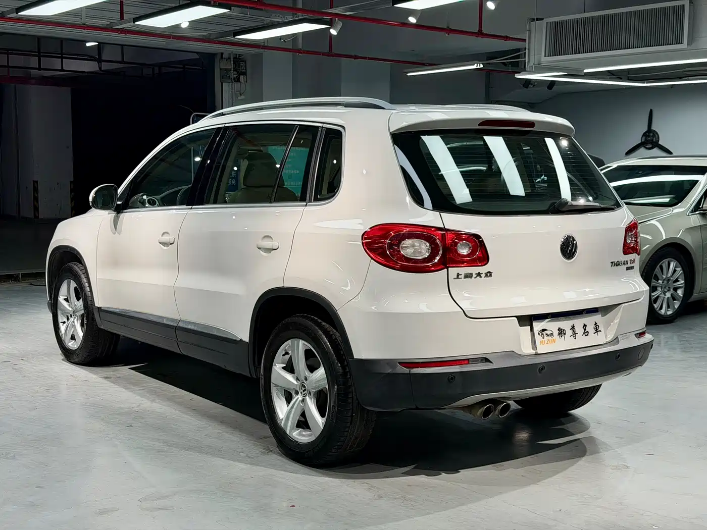 Volkswagen Tiguan 2010 2.0TSI Automatic 4WD Elite фото 5