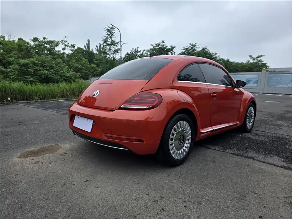 Volkswagen Beetle 2018 180TSI Joy Orange Edition фото 8