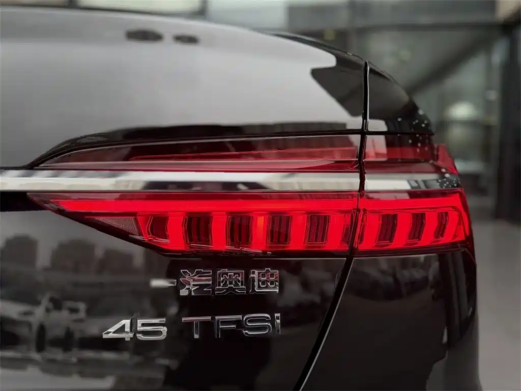 Audi A6L 2024 45 TFSI Premium Elegance фото 12