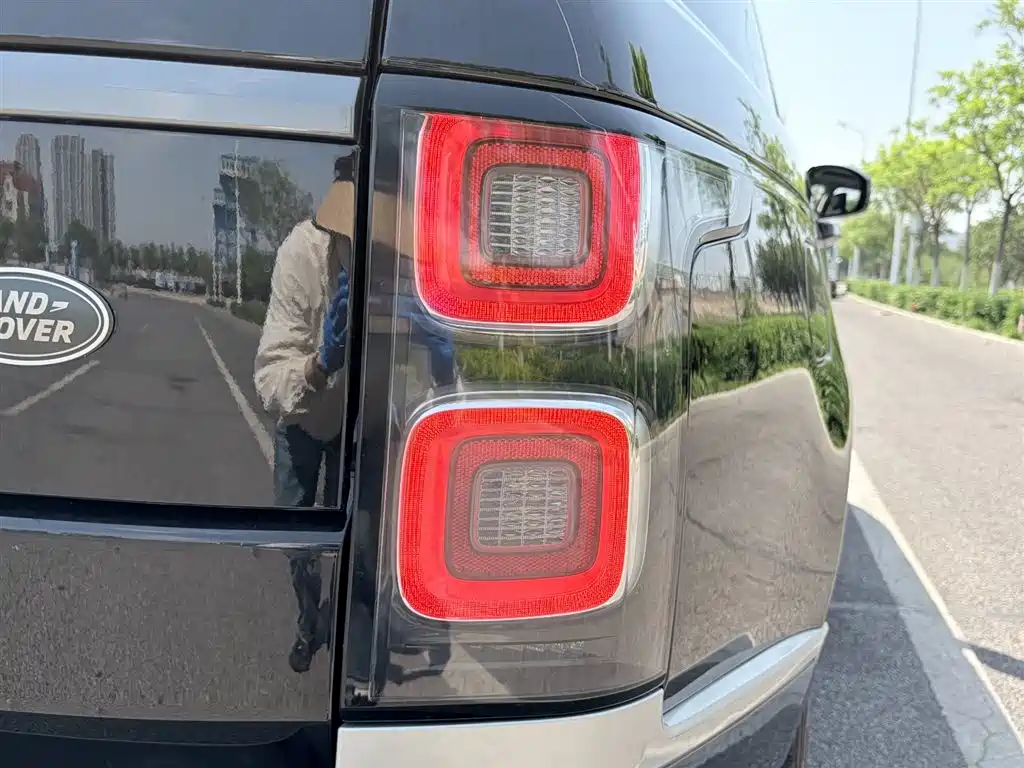 Land Rover Range Rover 2020 3.0 L6 Shengshi Edition фото 17