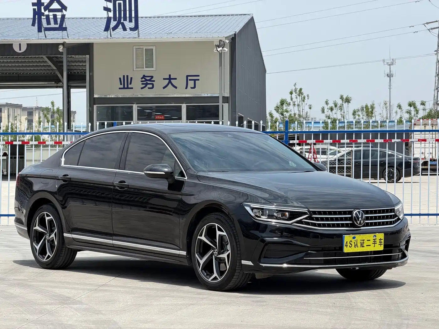 Volkswagen Magotan 2025 Popular Edition 330TSI DSG Luxury фото 2