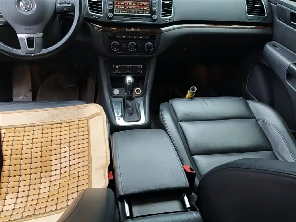 Volkswagen Sharan 2014 2.0TSI Luxury фото 14