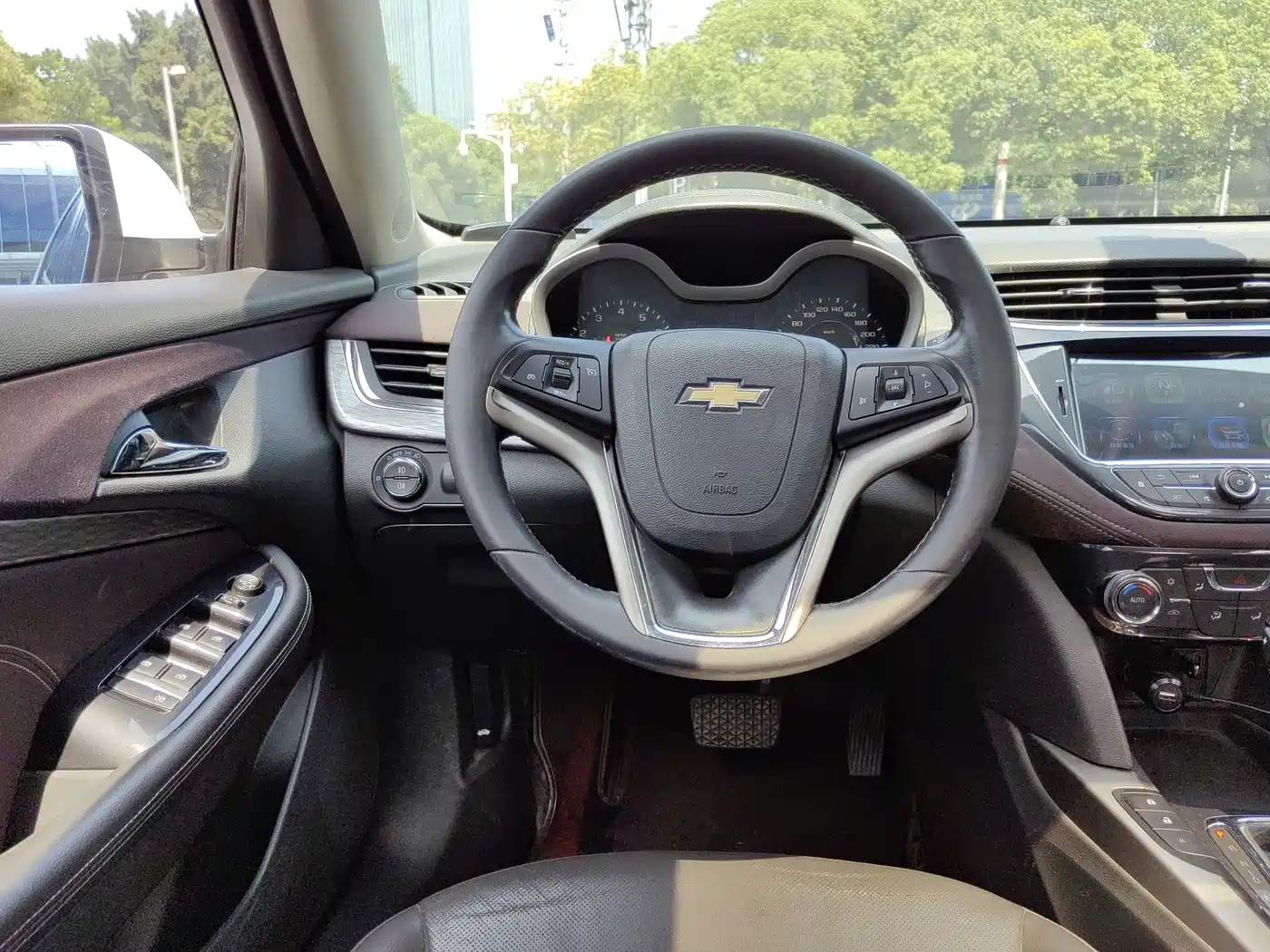 Chevrolet Malibu 2016 2.0L Automatic Luxury фото 19