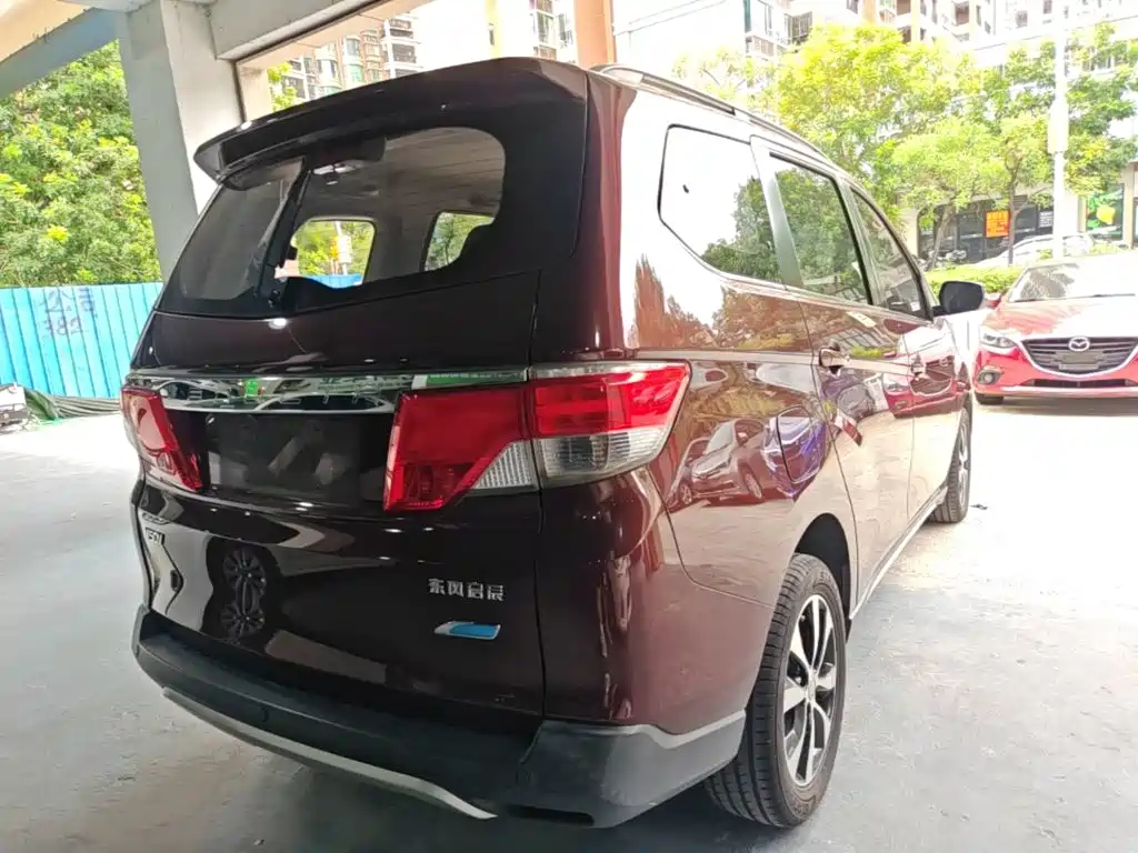 Venucia M50V 2018 2017 1.6L XL CVT Luxury