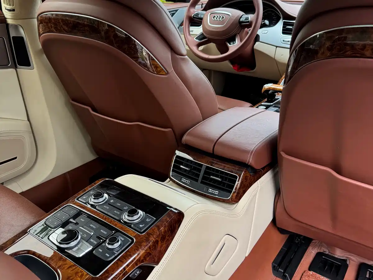 Audi A8 2013 A8L 45 TFSI quattro Exclusive фото 18