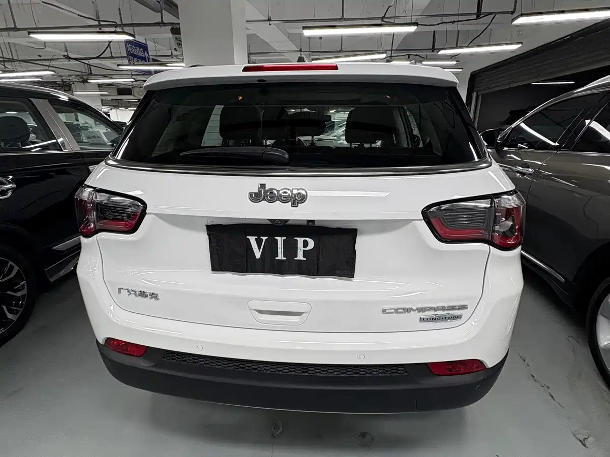 صورة 16 - Jeep Compass
