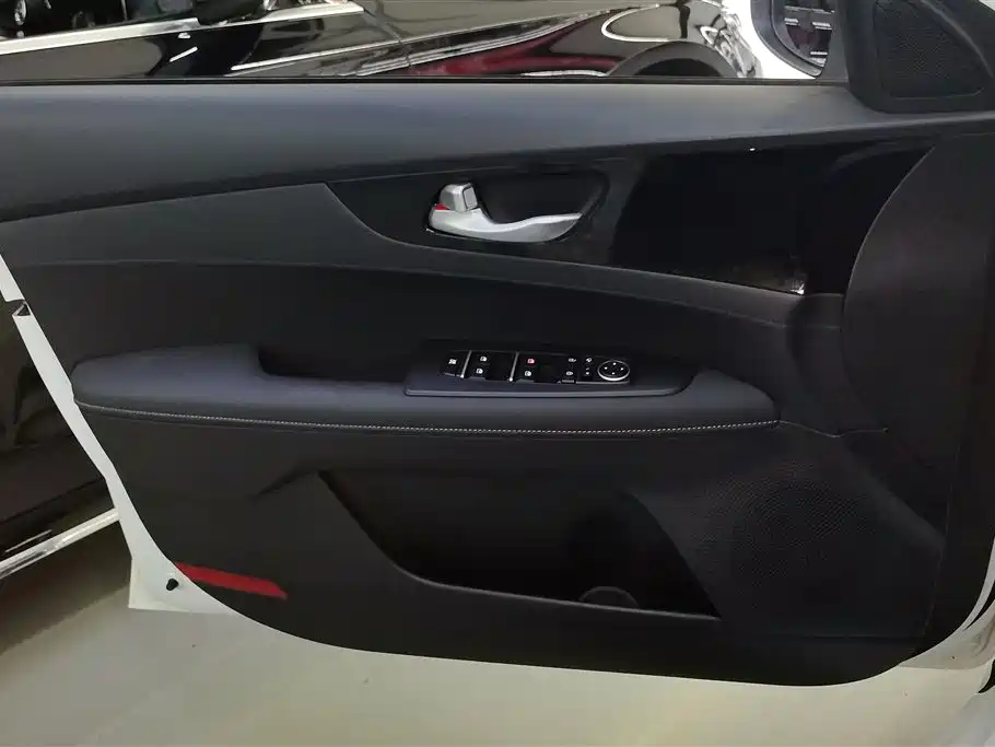 Kia K3 2019 1.5L CVT Smart Connect Edition фото 7