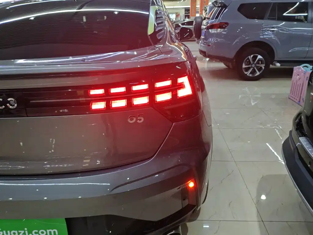 Lynk & Co 05 2022 2022 2.0TD 2WD Shine Halo