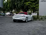 Photo 16 - Porsche 718