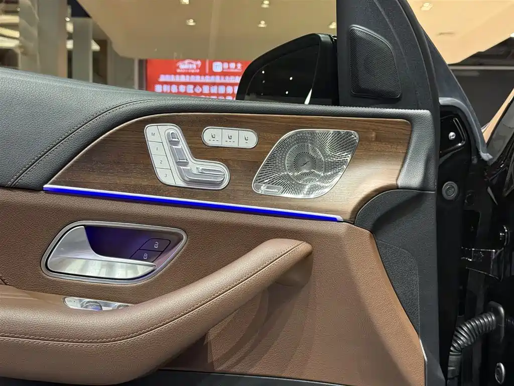 Mercedes-Benz GLS 2024 Model GLS 450 4MATIC Luxury фото 9