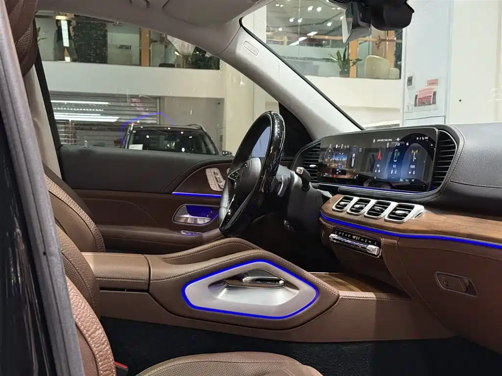Mercedes-Benz GLS 2024 Model GLS 450 4MATIC Luxury фото 18