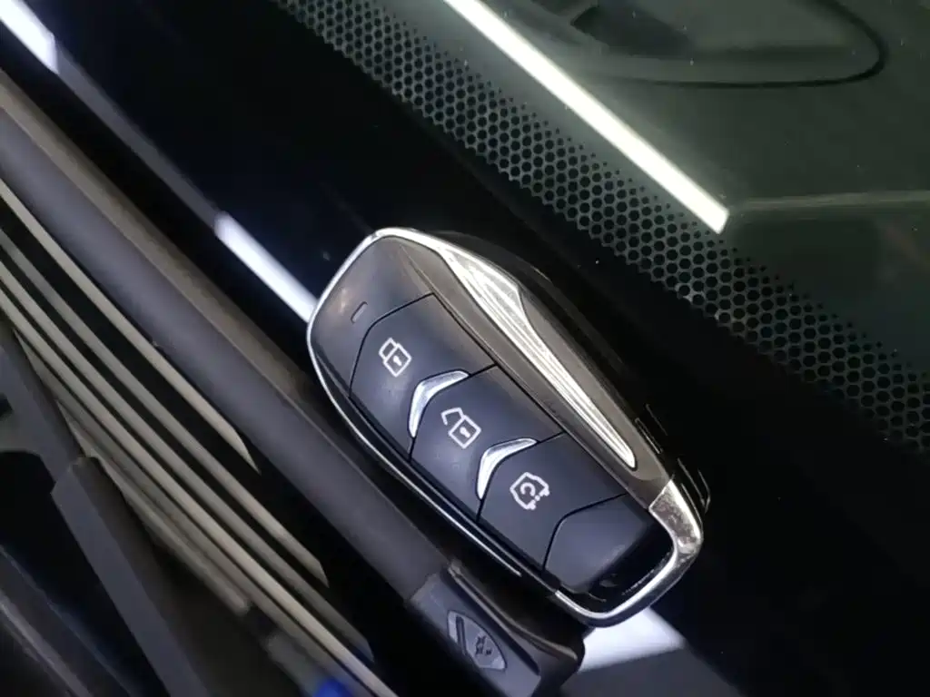 Landian E5 2023 2023 1.5L DE-i 100KM Enjoyment 7-seater