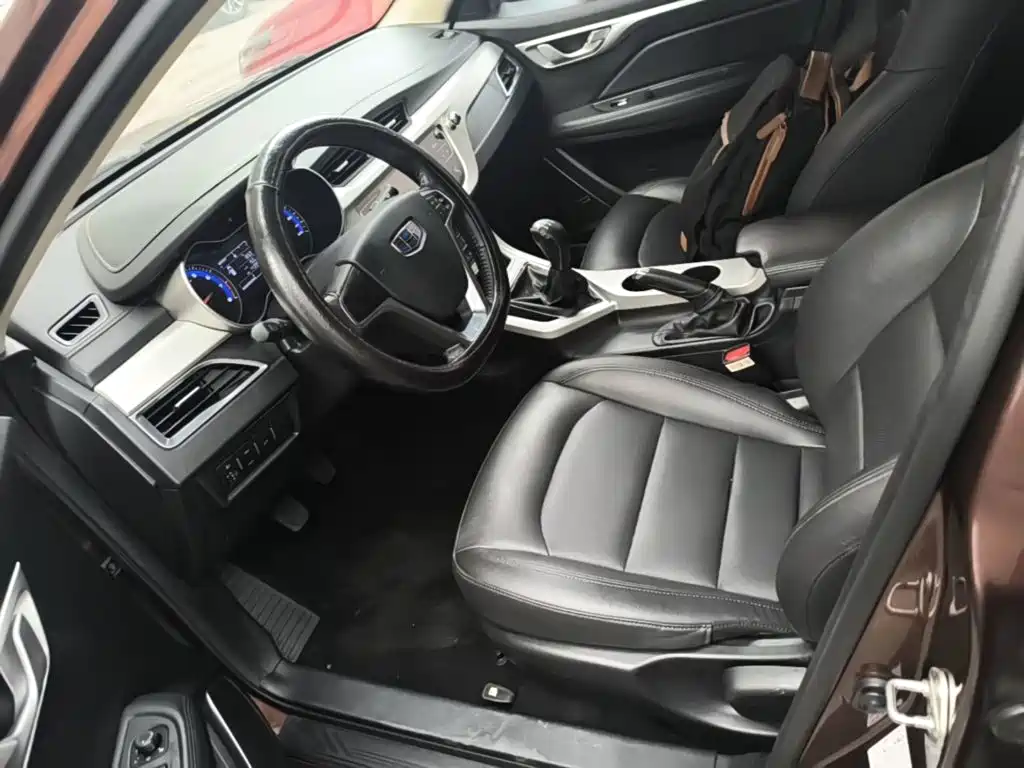 Фото 15 - Geely Vision