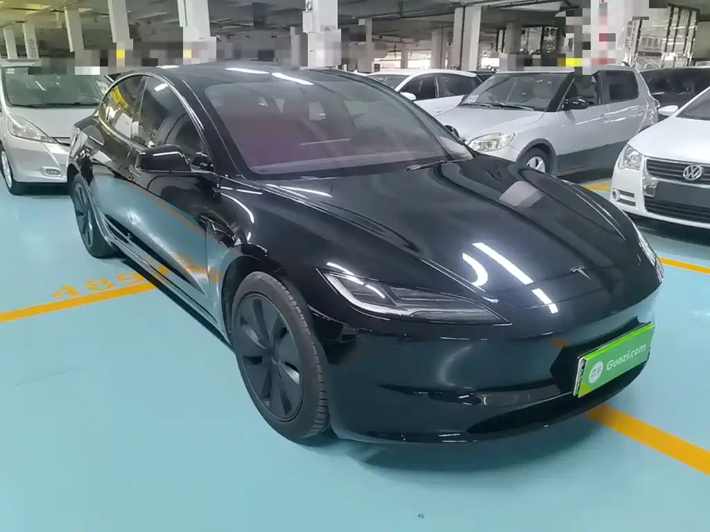 Tesla Model 3 2026 2025 Model Year Facelift Rear-Wheel Drive