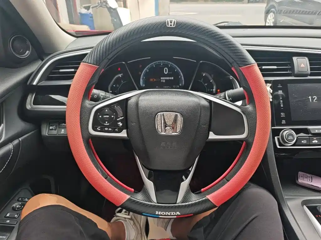 Фото 11 - Honda Civic