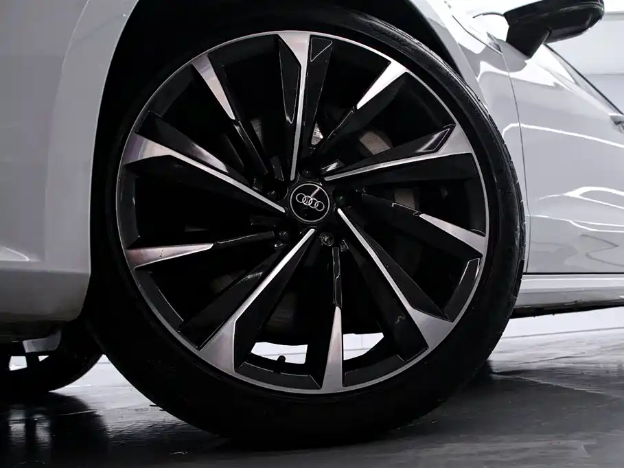 Audi A7L 2022 55 TFSI quattro S-line Horizon Edition Gloss Black Package фото 16