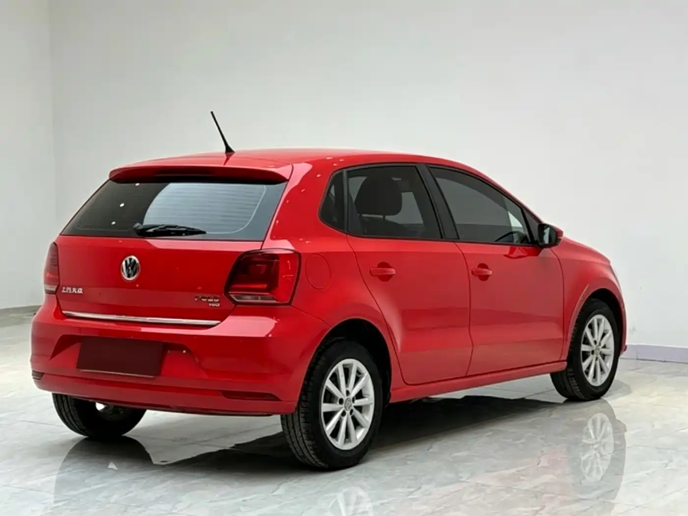 Volkswagen Polo 2018 1.5L Automatic Luxury фото 7