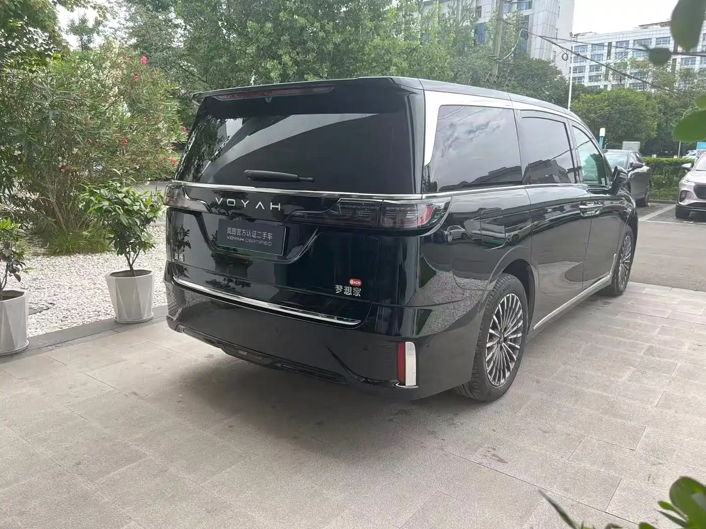 Voyah Auto Voyah Dreamer 2025 Model PHEV Basic Version фото 15
